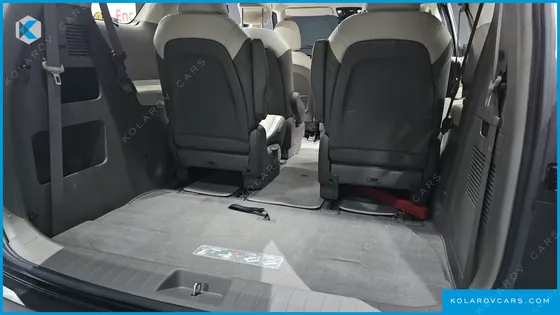 KIA CARNIVAL 9-SEATER NOBLESSE