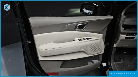 KIA CARNIVAL 9-SEATER NOBLESSE