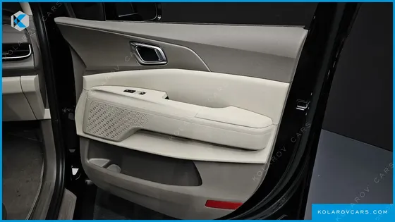 KIA CARNIVAL 9-SEATER NOBLESSE