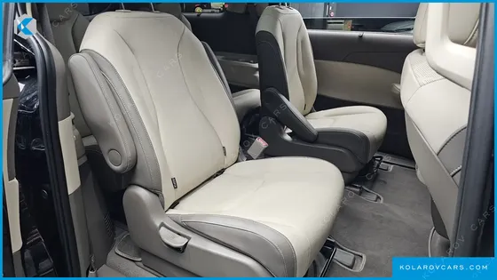 KIA CARNIVAL 9-SEATER NOBLESSE