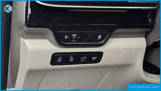KIA CARNIVAL 9-SEATER SIGNATURE