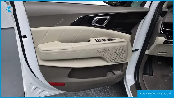 KIA CARNIVAL 9-SEATER SIGNATURE