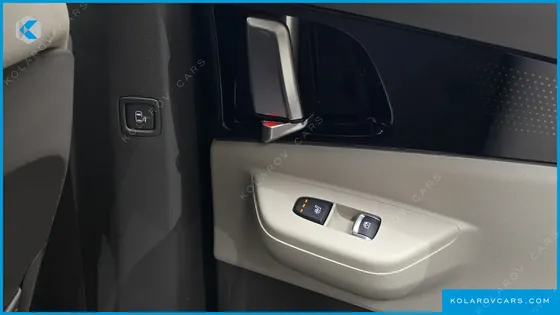 KIA CARNIVAL 9-SEATER SIGNATURE