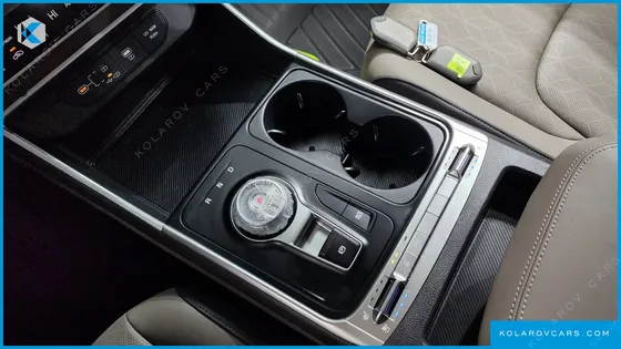 KIA CARNIVAL GASOLINE 9-SEATER PRESTIGE