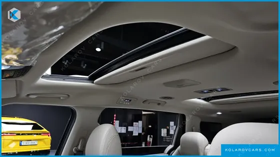 KIA CARNIVAL HEV 9SEATER SIGNATURE
