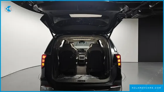 KIA CARNIVAL HEV 9SEATER SIGNATURE