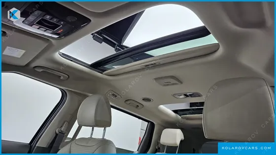 KIA CARNIVAL GASOLINE 9-SEATER SIGNATURE