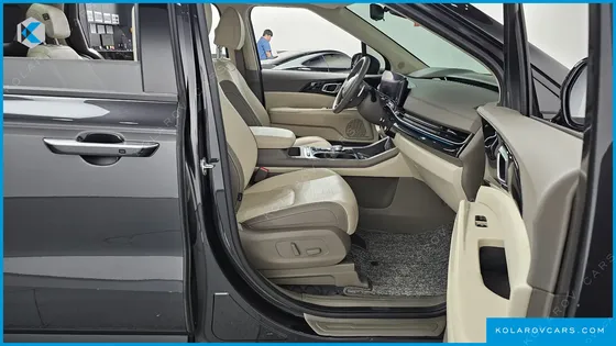 KIA CARNIVAL GASOLINE 9-SEATER SIGNATURE