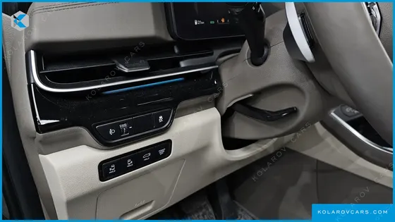 KIA CARNIVAL GASOLINE 9-SEATER SIGNATURE