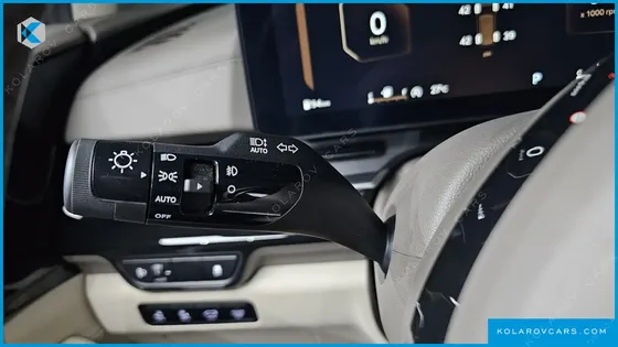 KIA CARNIVAL 7-SEATER SIGNATURE