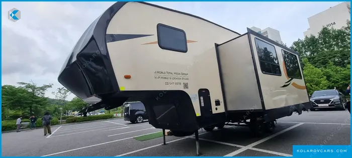 CAMPING TRAILER FOREST RIVER ROCKWOOD