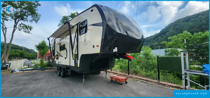 CAMPING TRAILER FOREST RIVER ROCKWOOD