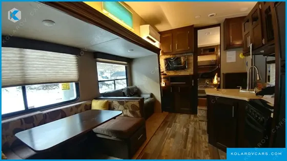 CAMPING TRAILER FOREST RIVER ROCKWOOD