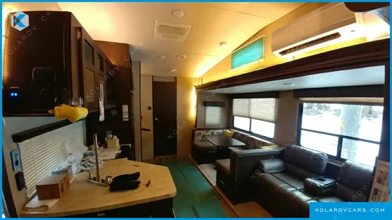 CAMPING TRAILER FOREST RIVER ROCKWOOD