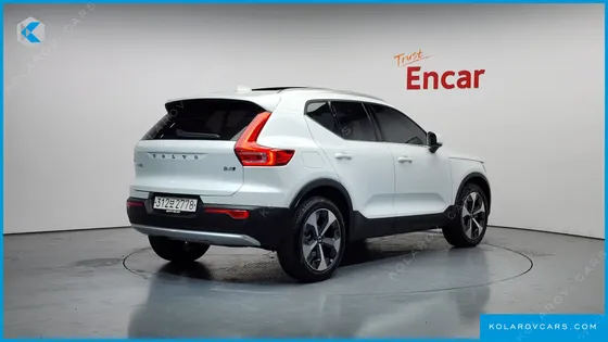 VOLVO XC40 B4 ULTIMATE BRIGHT