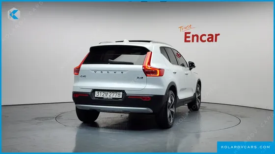 VOLVO XC40 B4 ULTIMATE BRIGHT