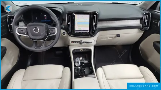 VOLVO XC40 B4 ULTIMATE BRIGHT