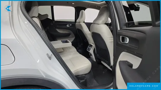 VOLVO XC40 B4 ULTIMATE BRIGHT