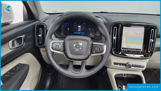 VOLVO XC40 B4 ULTIMATE BRIGHT