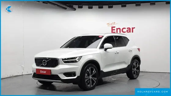 VOLVO XC40 B4 INSCRIPTION
