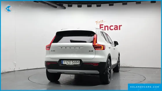 VOLVO XC40 B4 INSCRIPTION
