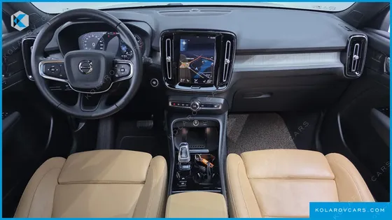 VOLVO XC40 B4 INSCRIPTION