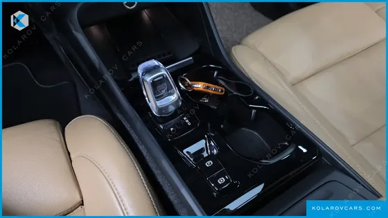 VOLVO XC40 B4 INSCRIPTION