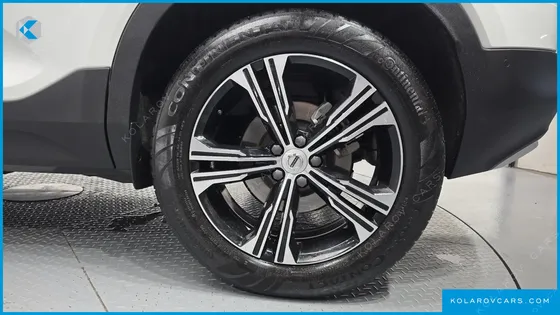 VOLVO XC40 B4 INSCRIPTION