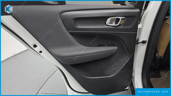 VOLVO XC40 B4 INSCRIPTION