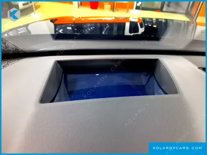 KIA CARNIVAL GASOLINE 9-SEATER GRAVITY