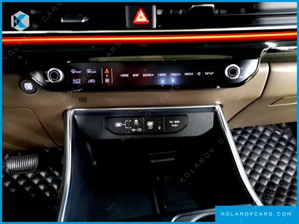 KIA CARNIVAL GASOLINE 9-SEATER GRAVITY