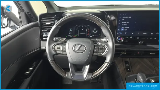 LEXUS LM 500H ROYAL