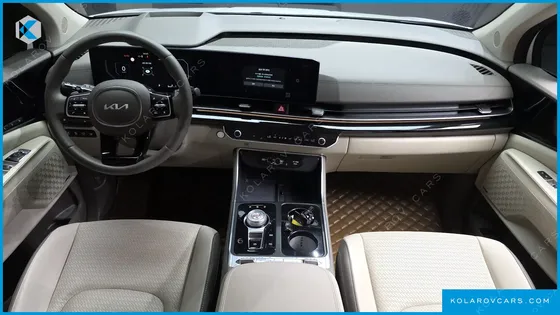 KIA CARNIVAL GASOLINE 7-SEATER HI LIMOUSINE