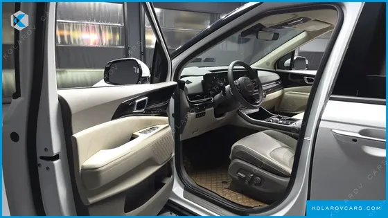 KIA CARNIVAL GASOLINE 7-SEATER HI LIMOUSINE