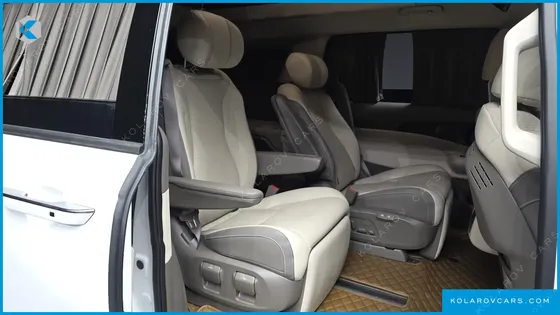 KIA CARNIVAL GASOLINE 7-SEATER HI LIMOUSINE