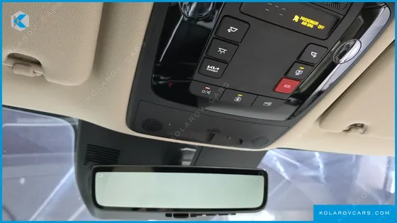 KIA CARNIVAL GASOLINE 7-SEATER HI LIMOUSINE