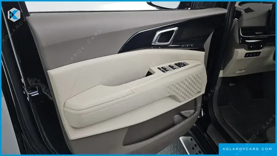 KIA CARNIVAL HEV 9-SEATER HI-LIMOUSINE