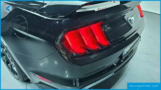 FORD MUSTANG COUPE