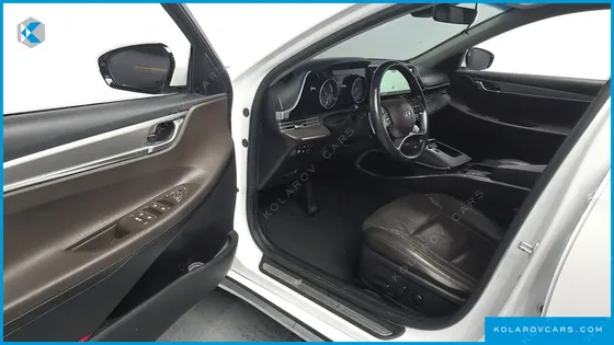 HYUNDAI GRANDEUR PREMIUM