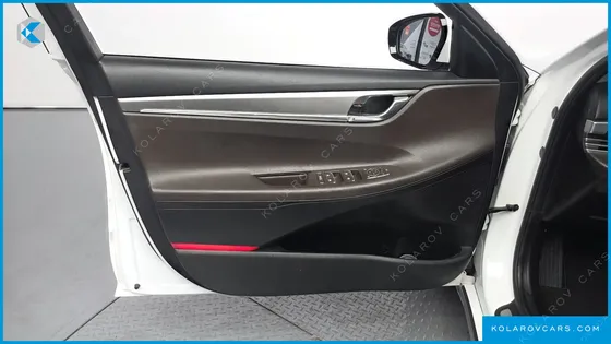 HYUNDAI GRANDEUR PREMIUM