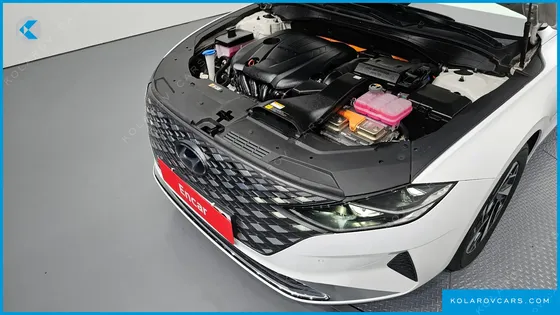HYUNDAI GRANDEUR LE BLANC