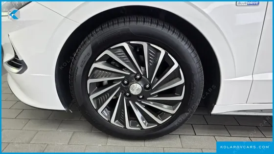 HYUNDAI SONATA INSPIRATION