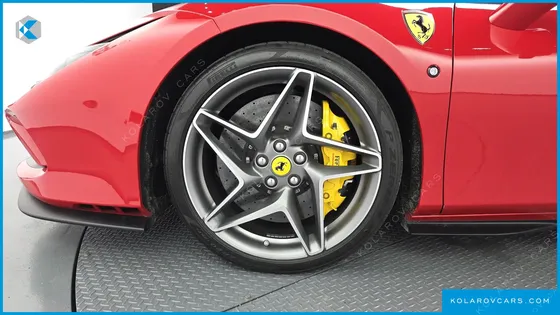 FERRARI F8 3.9 V8