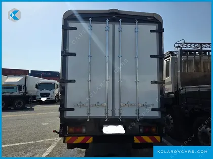 HYUNDAI MEGA TRUCK GOLD