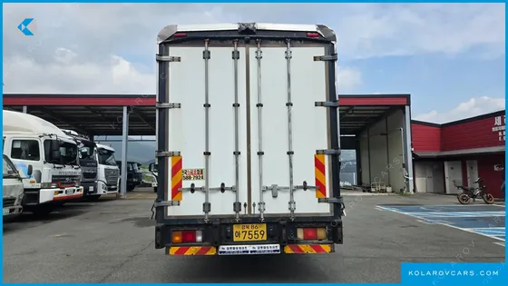 HYUNDAI MEGA TRUCK GOLD