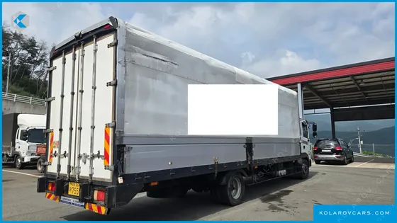 HYUNDAI MEGA TRUCK GOLD