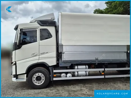 VOLVO CARGO TRUCK 8X4