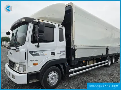 HYUNDAI MEGA TRUCK GOLD
