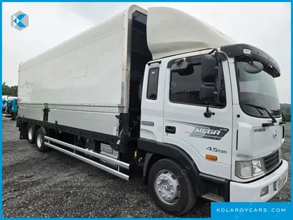 HYUNDAI MEGA TRUCK GOLD