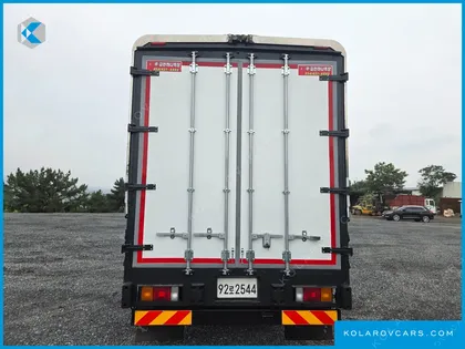 HYUNDAI MEGA TRUCK GOLD